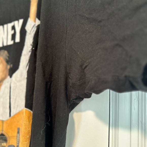 Paul McCartney XXL On The Run Chicago 2011 Concert Tee. Double sided graphic. - Picture 6 of 9